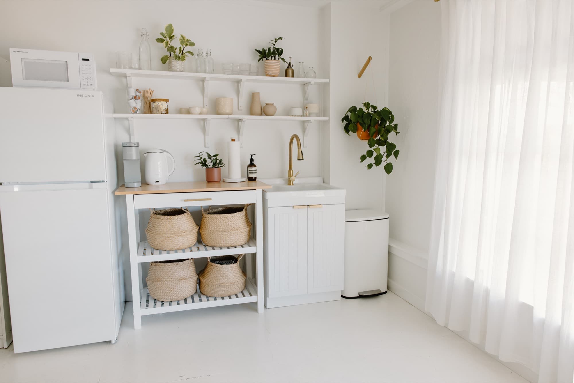 Prep and kitchenette area